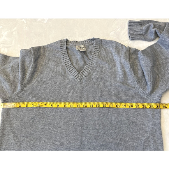 L.L. Bean Men's Sweater Size XL Gray Long Sleeve V-Neck Knit Cotton - Picture 3 of 7